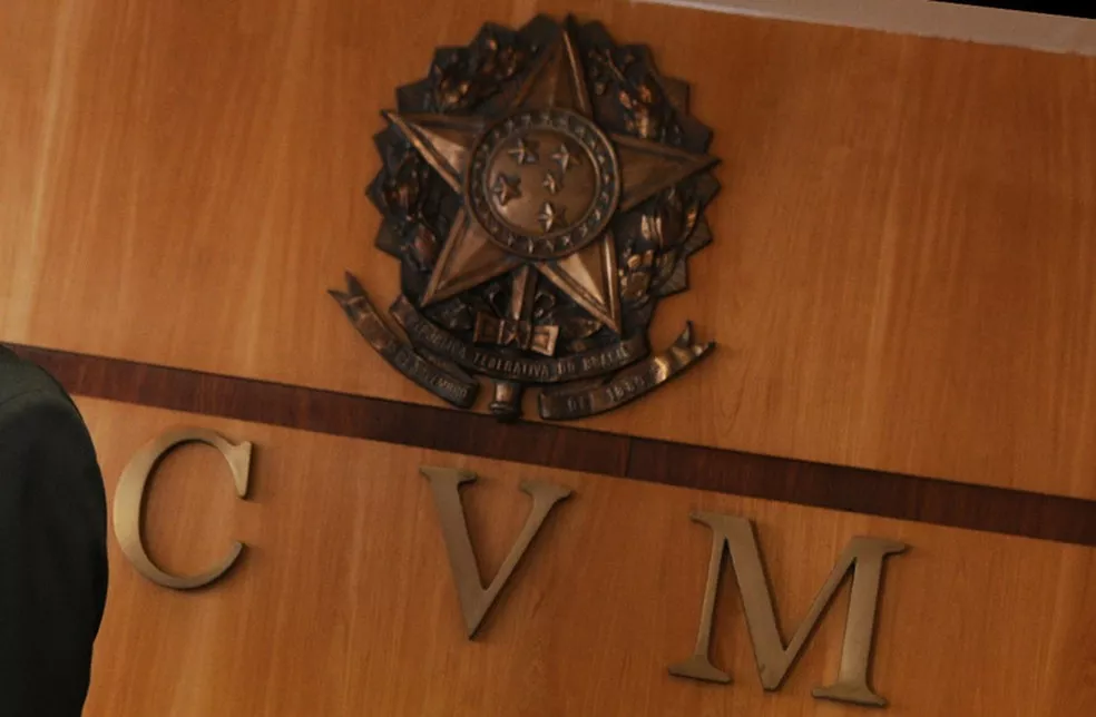 CVM condena Master e Vorcaro por fraude em fundo imobiliário